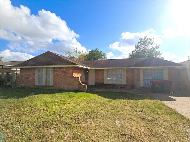 Building Photo - 919 Progreso Dr