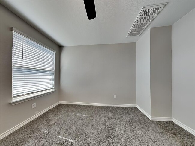 Building Photo - 142 Yellowbark St