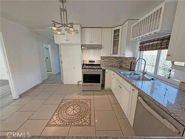 Building Photo - 621 E Pine St