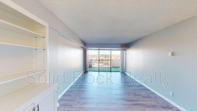 Building Photo - 411 Lakewood Cir
