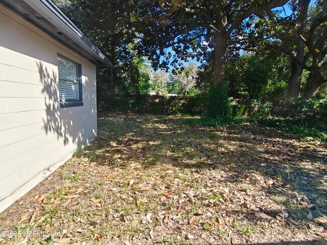 Building Photo - 2921 Mansion Rd