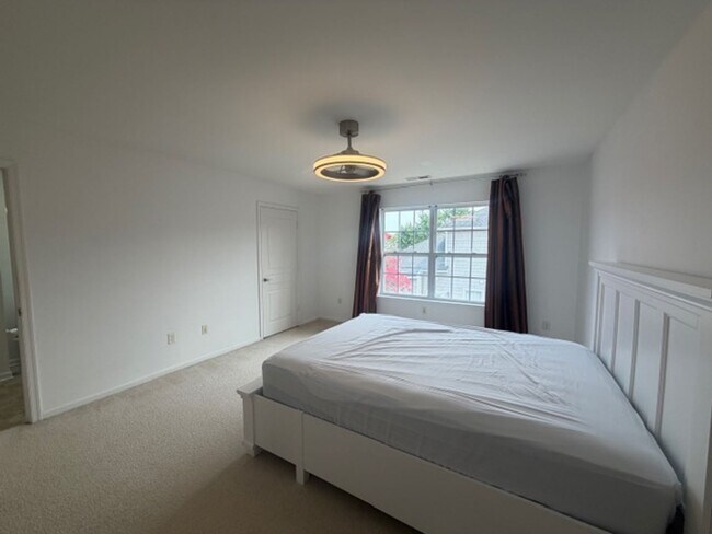 Building Photo - 5301 Brinsley Ln