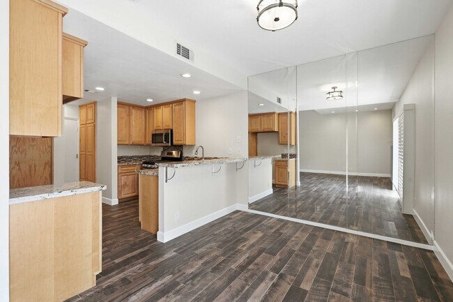 Building Photo - 22834 Banyan Pl