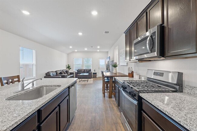Building Photo - 269 Frogmore Lp