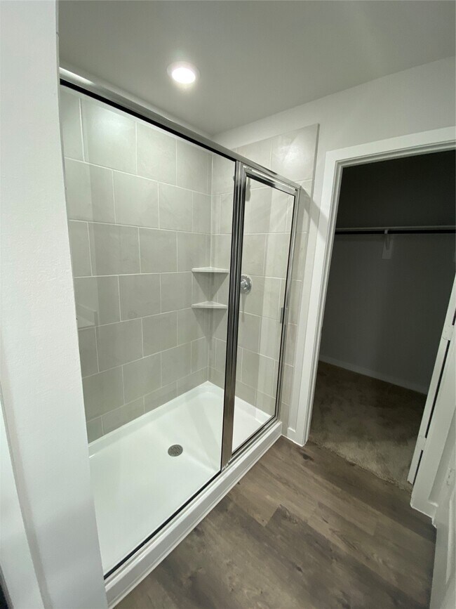 Building Photo - 122 Alset Dr