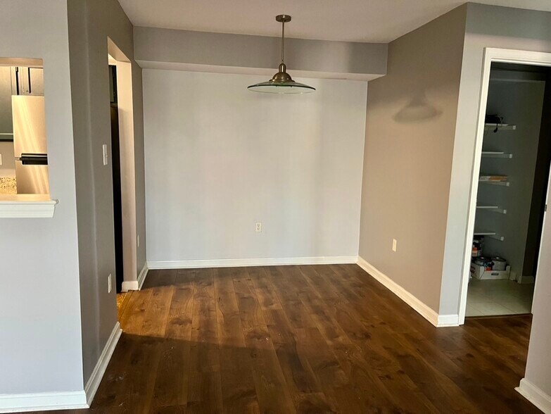 Building Photo - 5708 Shadwell Ct