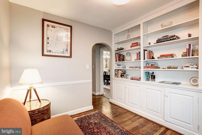 Building Photo - 5724 27th St NW