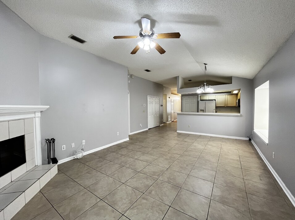 Building Photo - 1159 Radis Pl