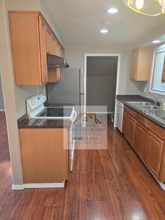 Building Photo - 3405 SE 150th Ave