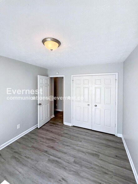 Building Photo - 201 Coldsprings Ct