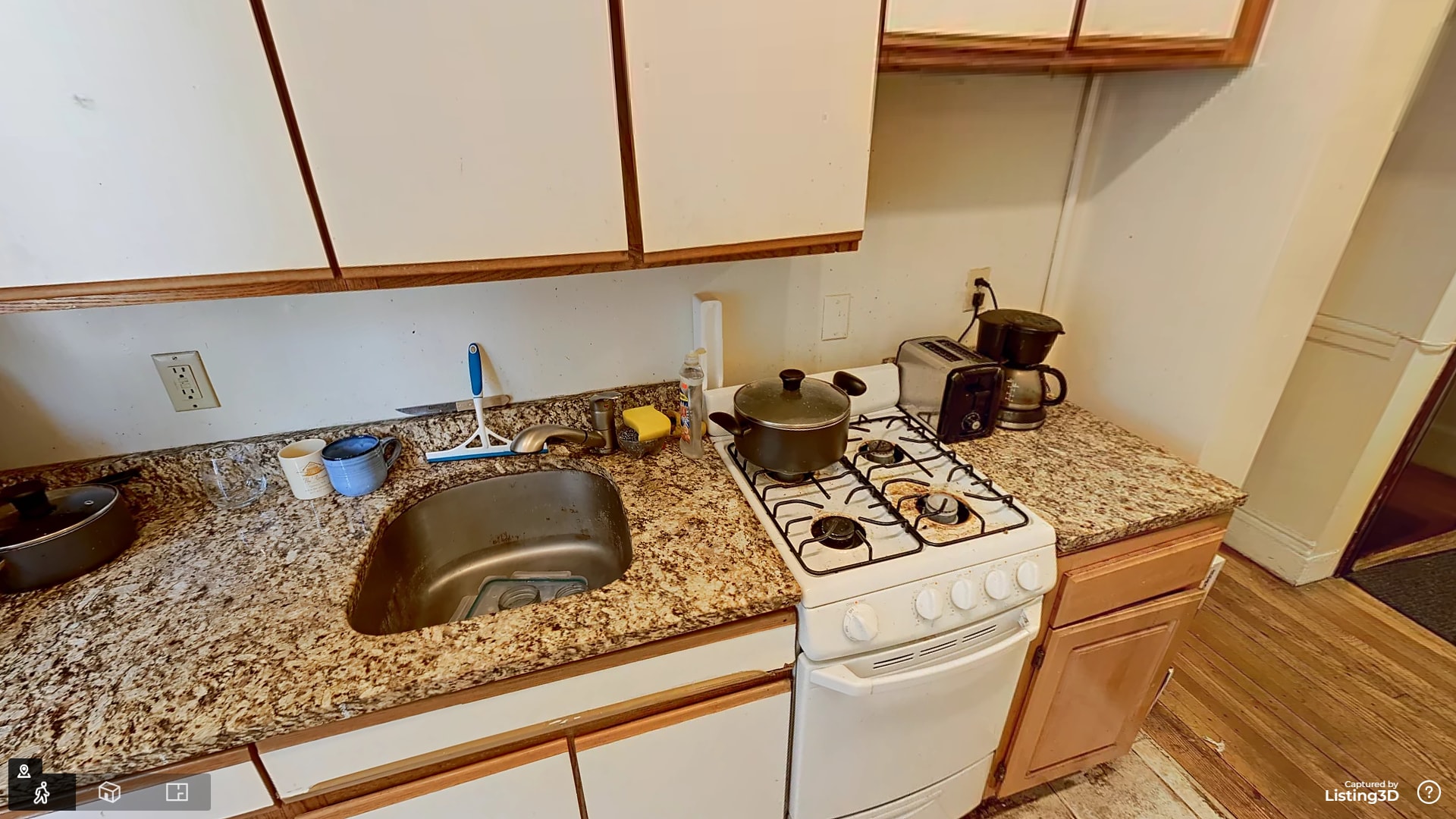 Building Photo - 92 Gordon St