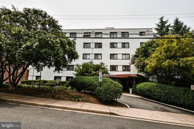 Building Photo - 2016 N Adams St