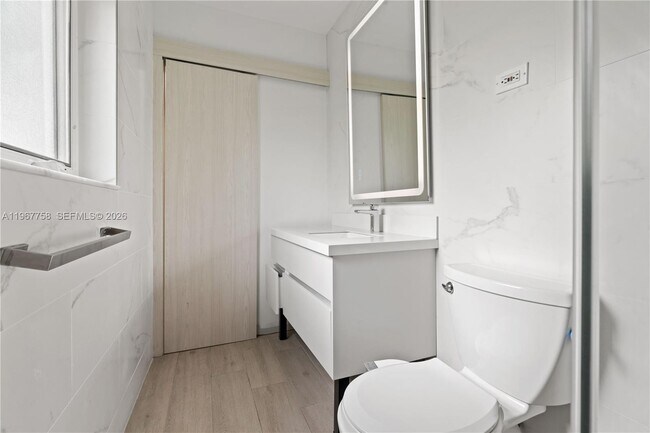 Building Photo - 4020 Riviera Dr