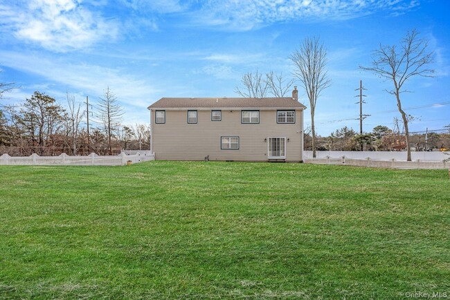 Building Photo - 475 Old Country Rd