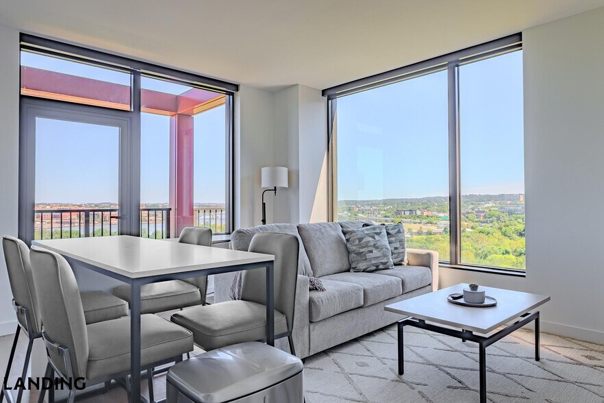 Building Photo - 632 Howard Rd SE