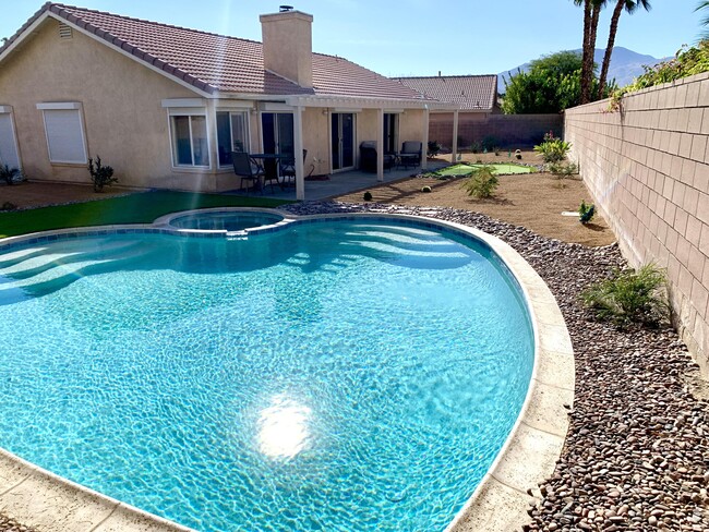 Building Photo - 78780 Birchcrest Cir