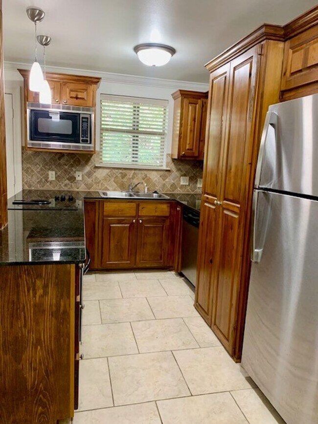 Building Photo - 2BD/2BA Condo for Lease on Park Blvd. Clos...