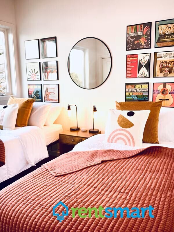 Building Photo - 119 B N 2nd St W