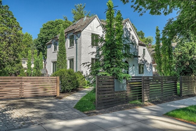 Building Photo - 59 Fresh Pond Ln