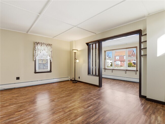 Building Photo - 813 N Elmer Ave