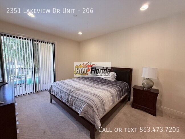 Building Photo - 2351 Lakeview Dr