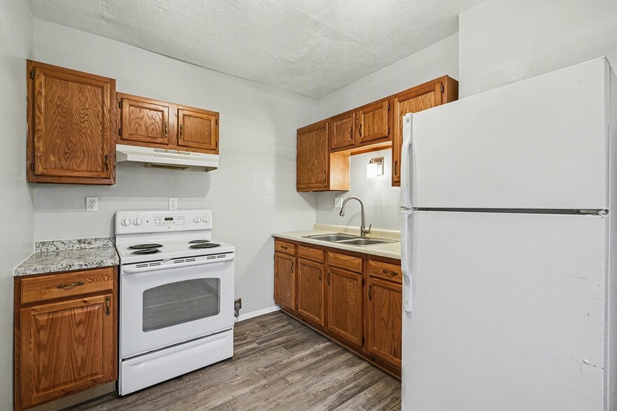 Building Photo - 564 Glenwood Ave