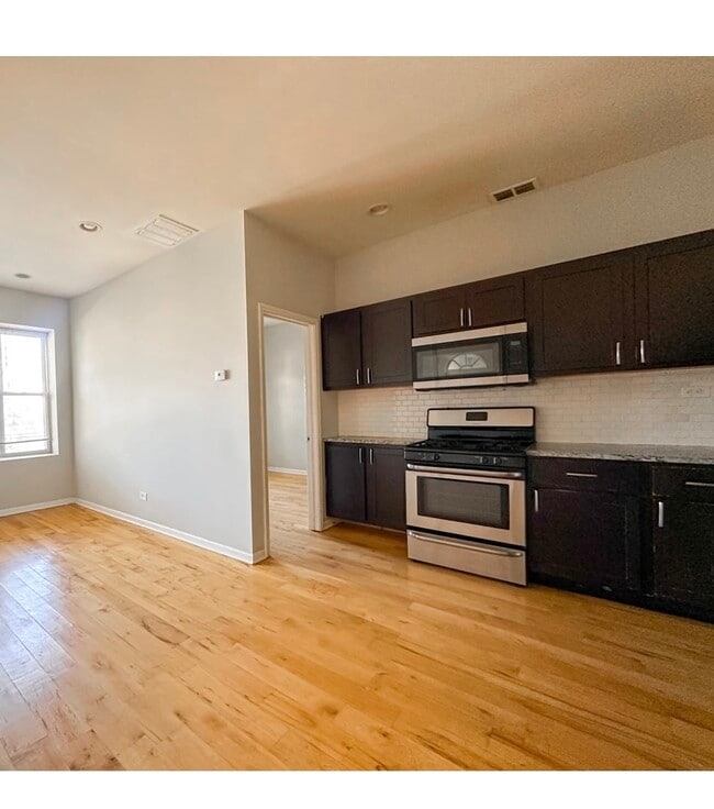 Building Photo - 3811 W Hirsch St