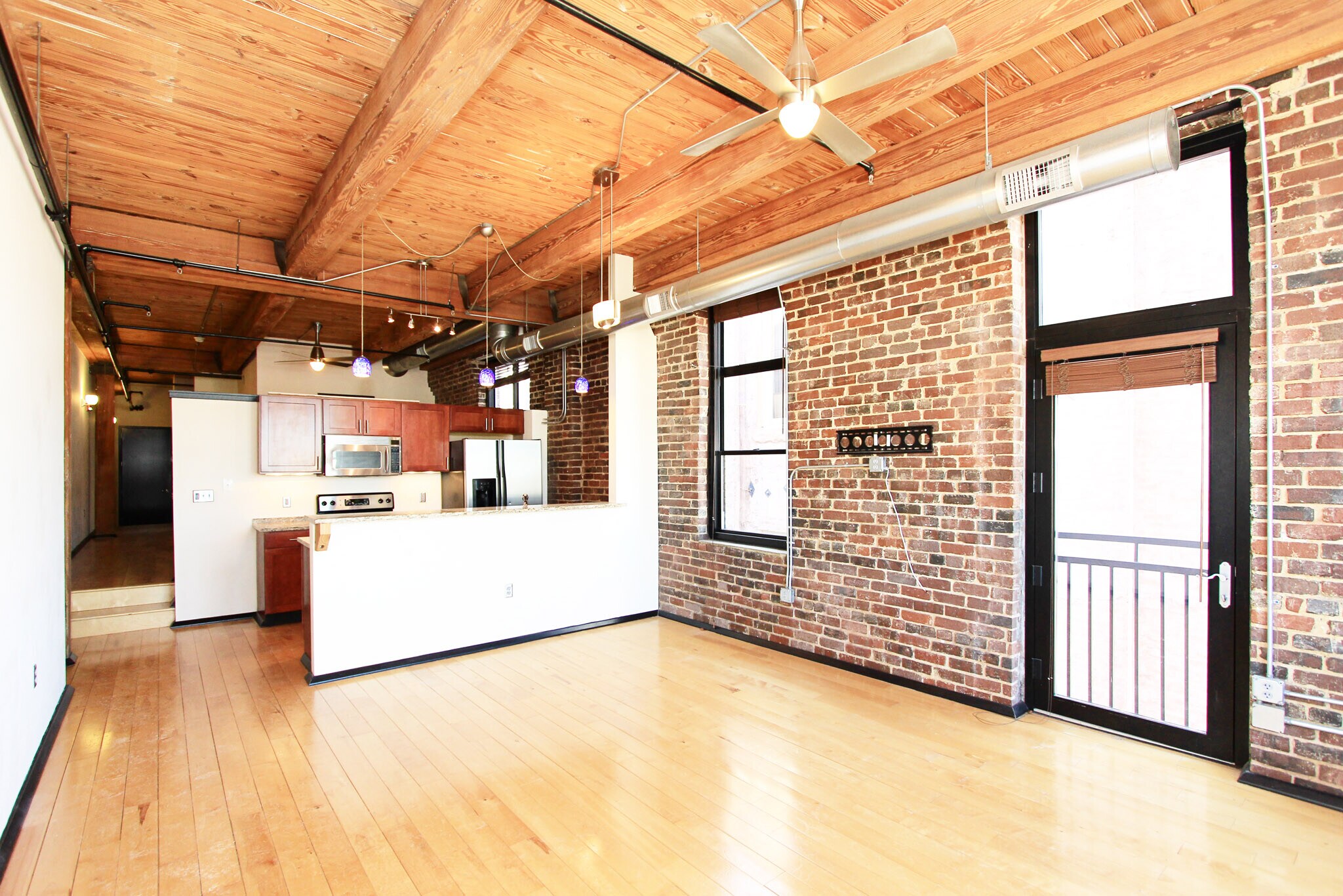 Building Photo - 220 W Jackson Ave