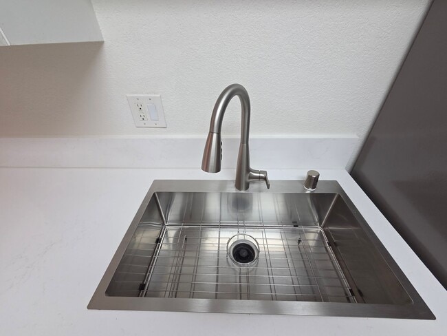 Building Photo - Large 2 Bedroom, 2 Bath Condo in San Ramon