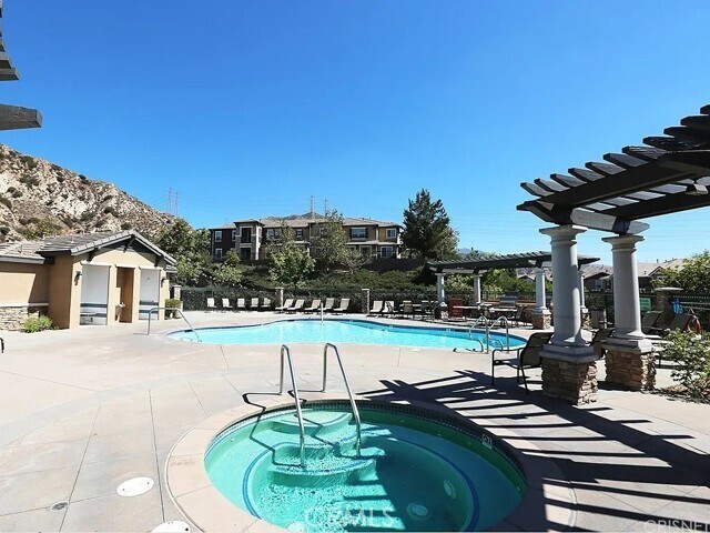 Building Photo - 16707 Nicklaus Dr