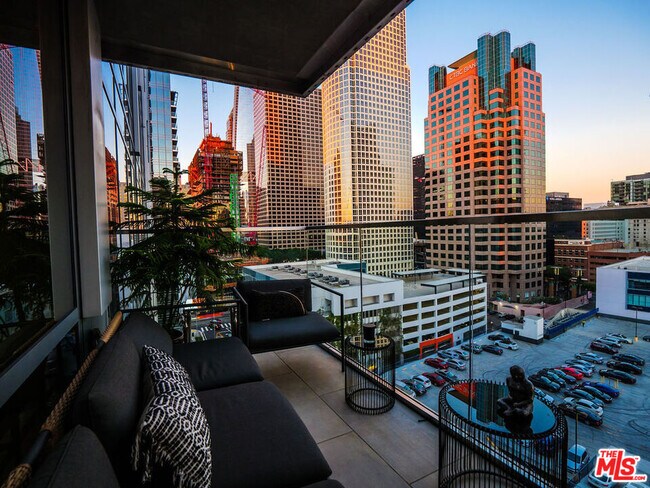 Building Photo - 877 Francisco St