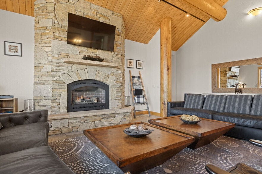 Building Photo - 2612 Ski Trail Ln