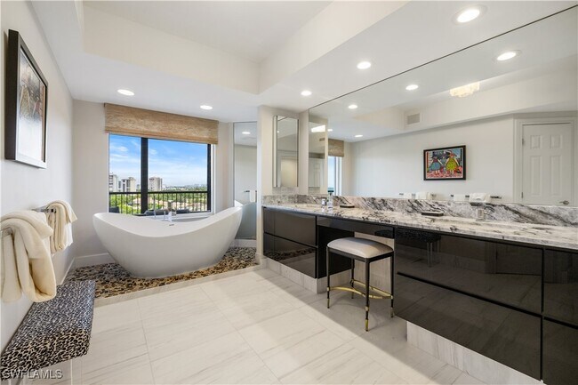 Building Photo - 7575 Pelican Bay Blvd
