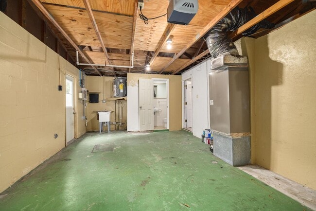 Building Photo - 3304 Bluebird Dr