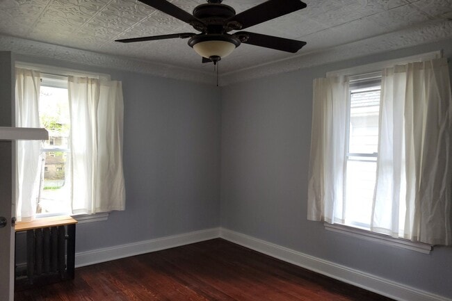 Building Photo - 115 Maolis Ave