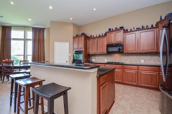 Building Photo - 2715 Farlow Ln