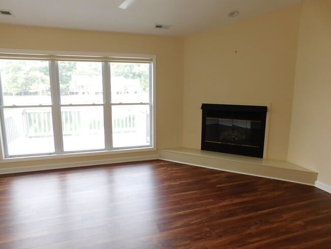 Building Photo - 7151 Windward Dr