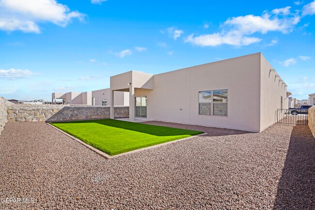 Building Photo - 15165 Destination Ave