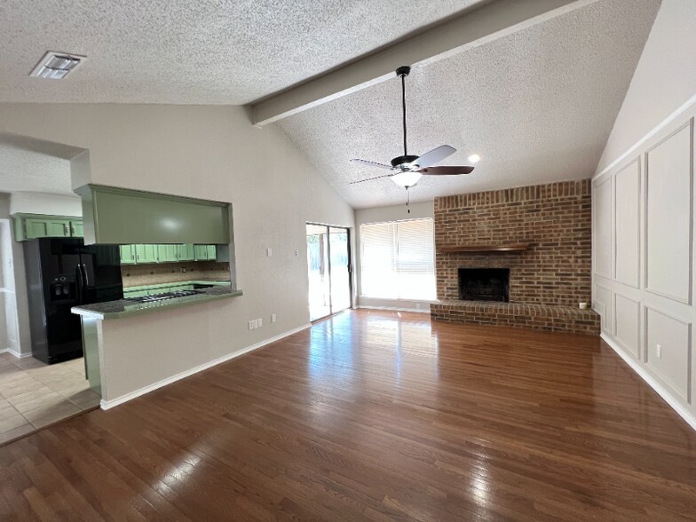 Building Photo - 6417 Canyon Cir