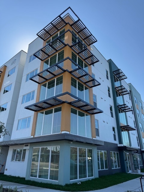 Building Photo - Astoria on 9th