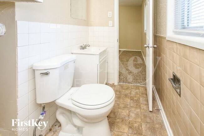 Building Photo - 8209 E 37th Pl