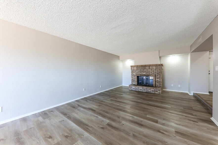Building Photo - 7041 W McRae Way