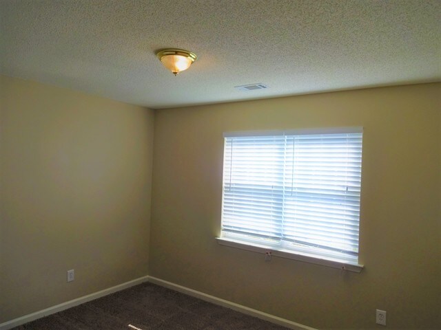 Building Photo - 302 Christian Ct
