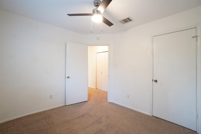 Building Photo - 8417 Avocet Dr