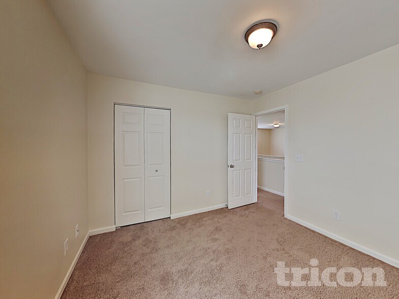 Building Photo - 1024 Daniel Ln