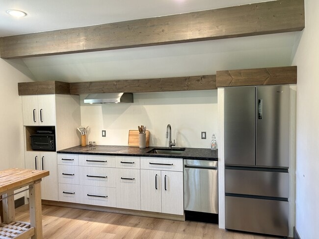 Building Photo - 61 Cedar Pointe Lp