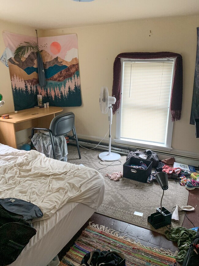 Building Photo - 312 Colchester Ave