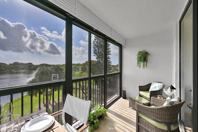 Building Photo - 1266 S Military Trail