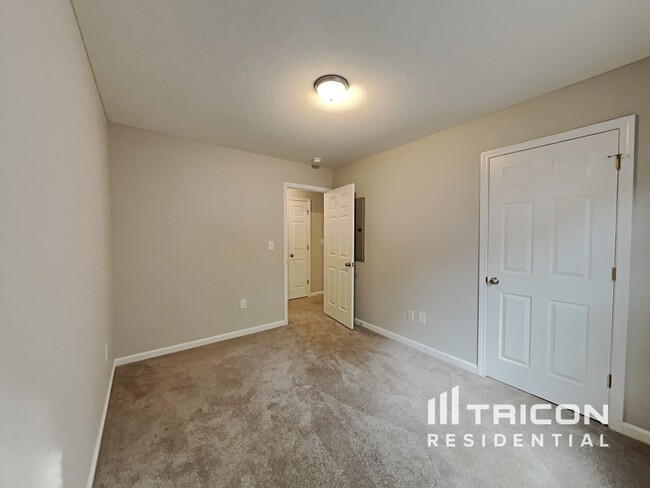 Building Photo - 225 Joes Ct