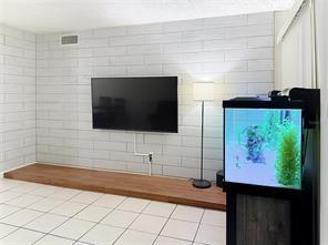 Building Photo - 6519 W Newberry Rd